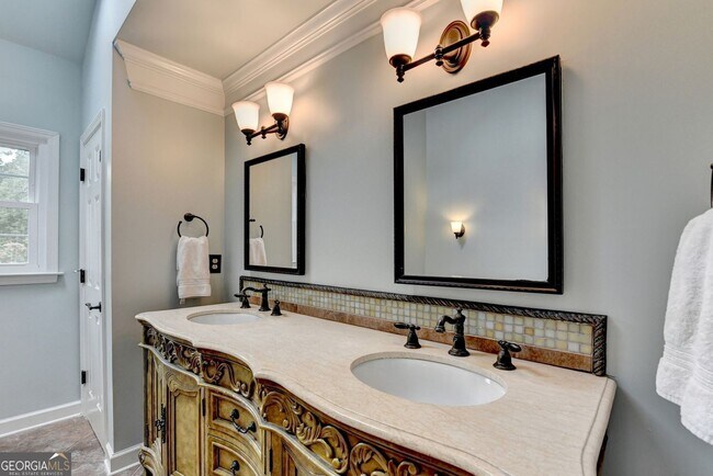 Building Photo - 2611 Briers N Dr