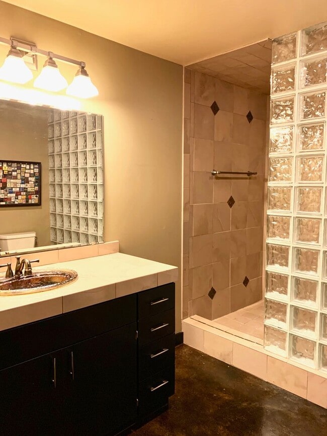 Building Photo - 110 W Huntington Ave