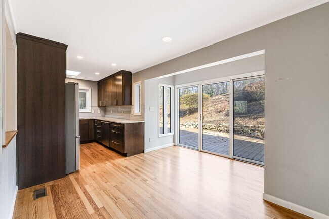 Building Photo - Updated 2-Bedroom Home in Gorgeous Woodland Hills (Landscaping Included)