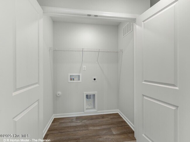 Building Photo - 117 S Grassland Rd