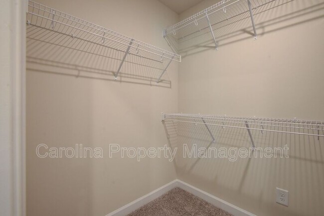 Building Photo - 105 Johns Cardinal Dr