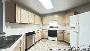 Building Photo - 4926 Corian Well Dr