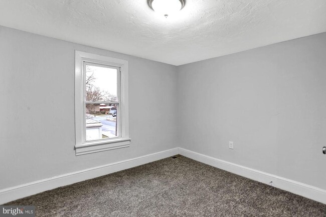 Building Photo - Coming Soon - Charming 3 Bedroom, 1 Bath H...