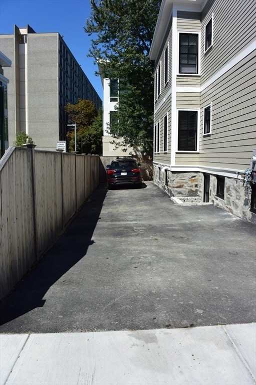 Building Photo - 9 Sheridan St