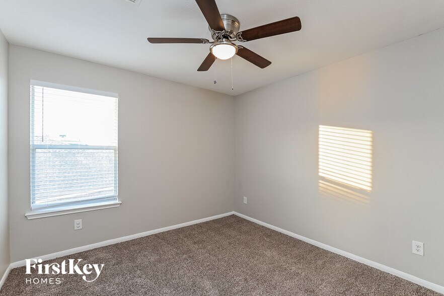 Building Photo - 18126 Hillock Glen Ln