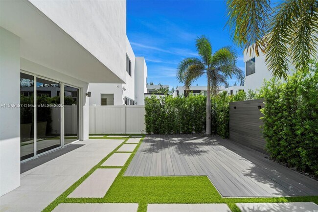 Building Photo - 9730 NW 75th Terrace
