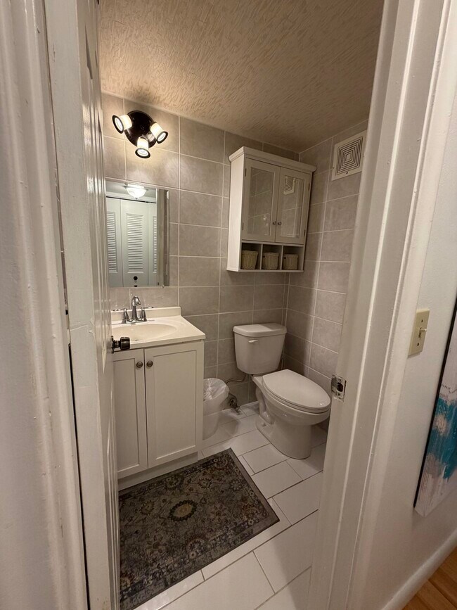 Building Photo - 335 Durham Cir