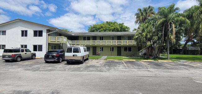 Building Photo - 6601 SW 46th St