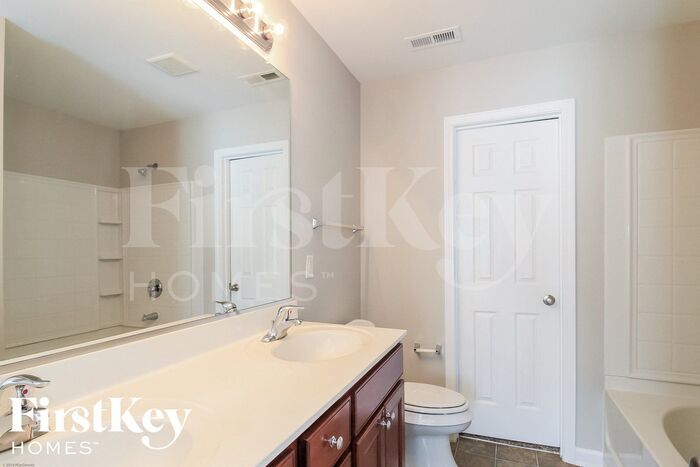 Building Photo - 4346 Creekdale Dr