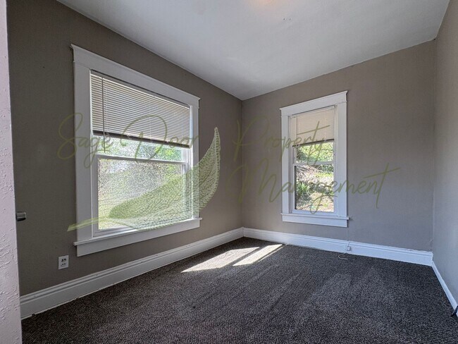 Building Photo - 102 Kansas City Ave S