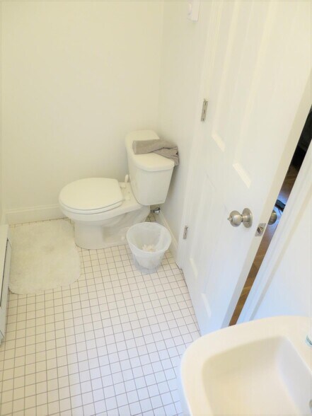 Building Photo - 4 Forster St