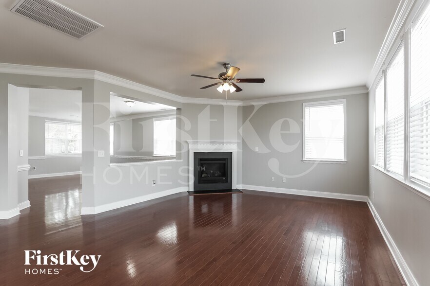 Building Photo - 344 Edgecroft Way