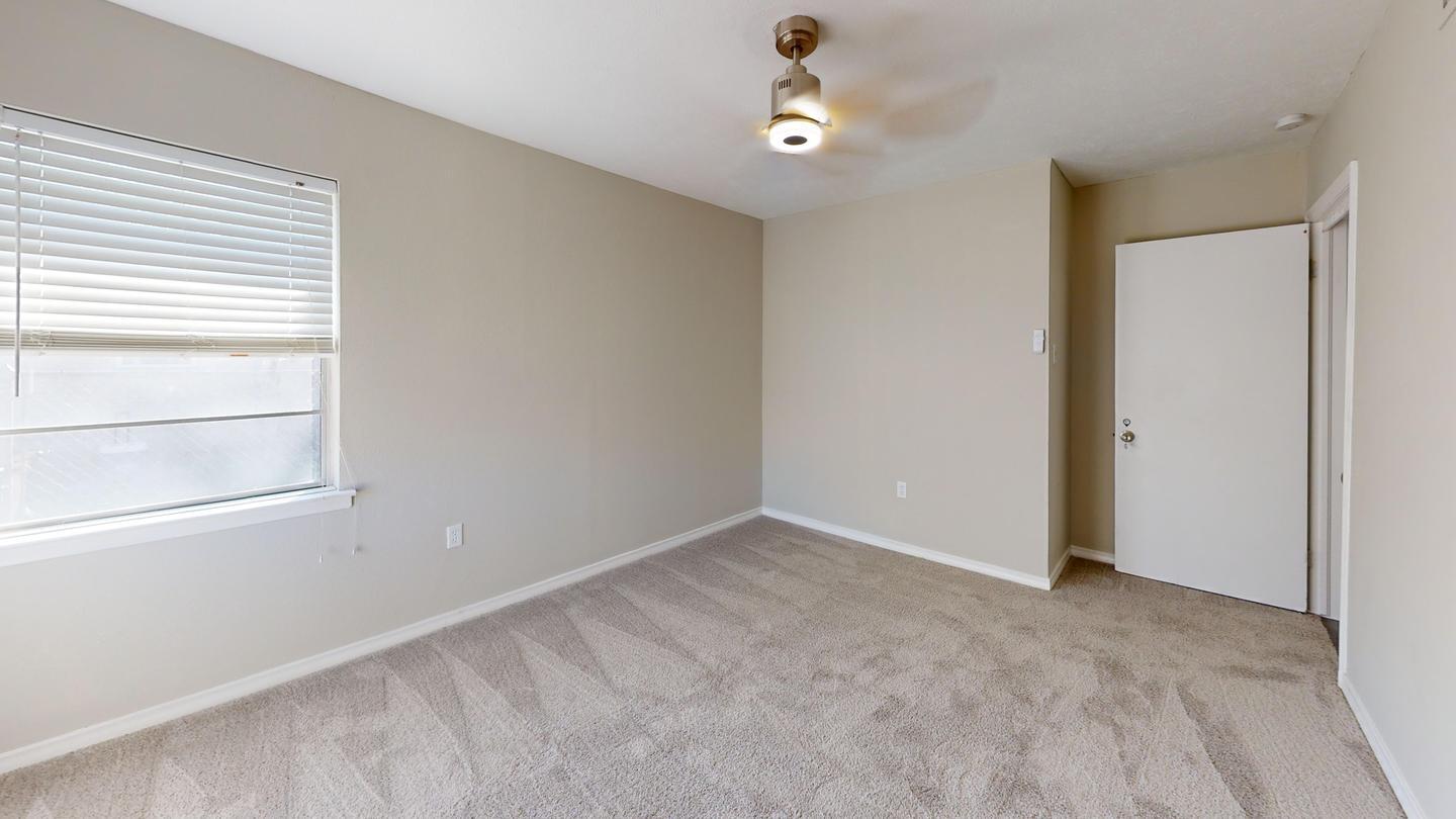 Building Photo - 4106 Skyline Dr