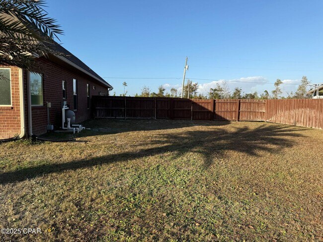 Building Photo - 4528 Tropical Dr