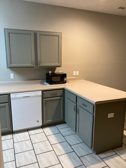 Building Photo - 2963 W Riverridge Dr