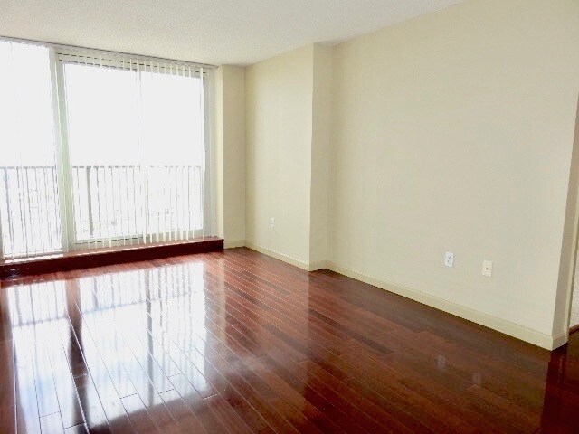 Building Photo - 10 Museum Way