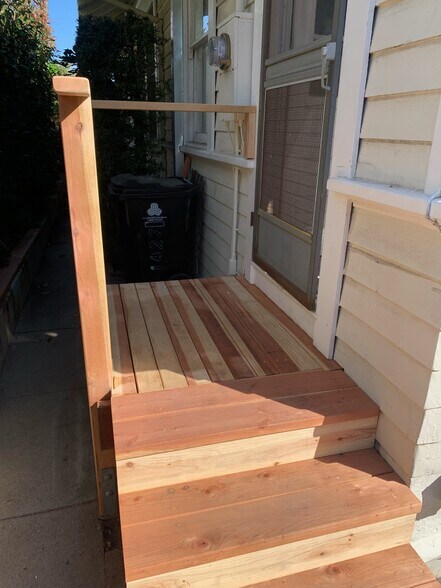 Front Porch - 1427 N Hudson Ave