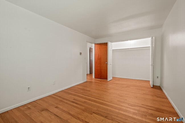 Building Photo - 414 Robin Ct