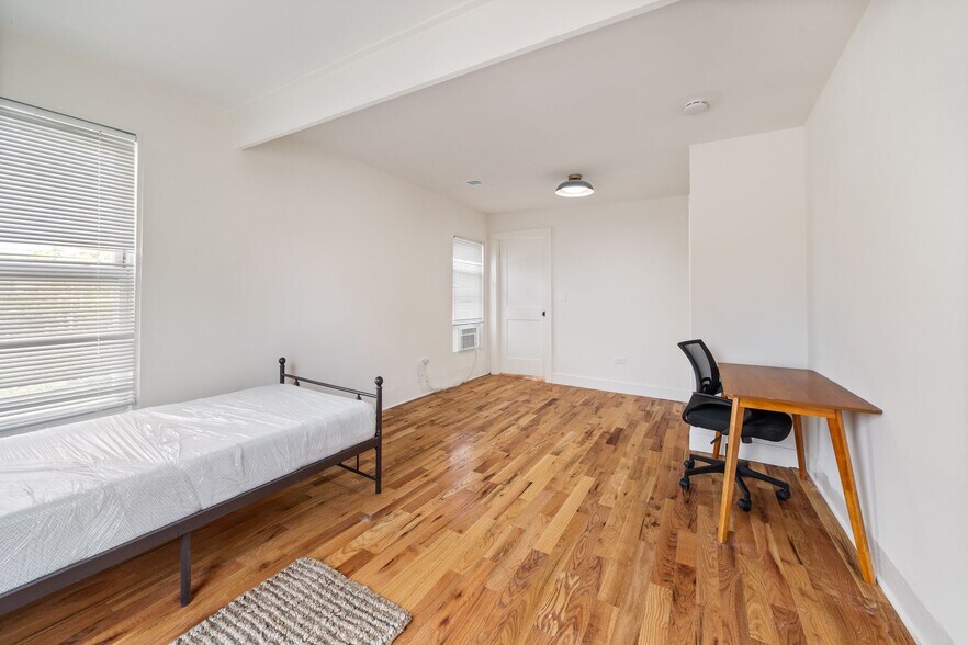 Building Photo - 1000 Foster St