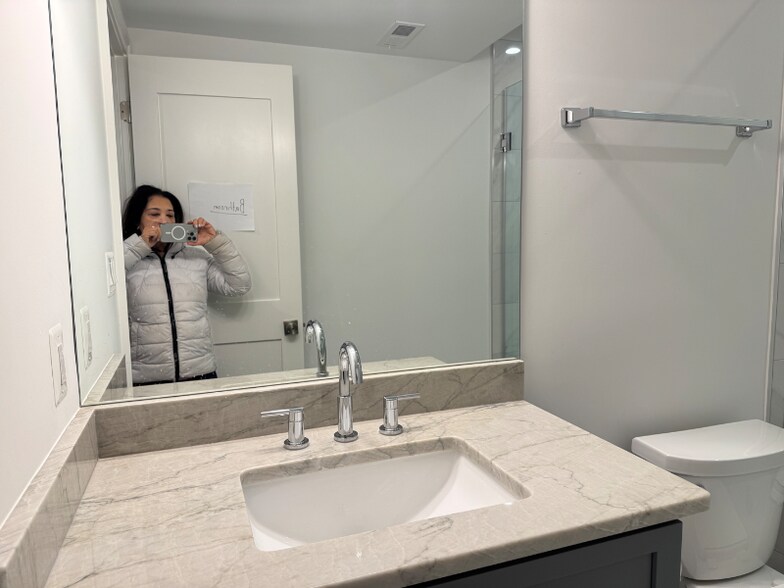 Building Photo - 8504 Meadowlark Ln