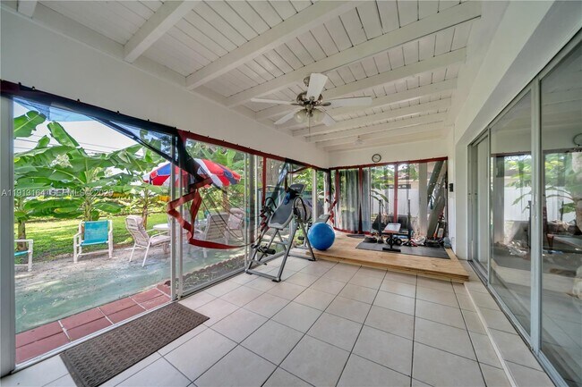 Building Photo - 246 SE 44th St