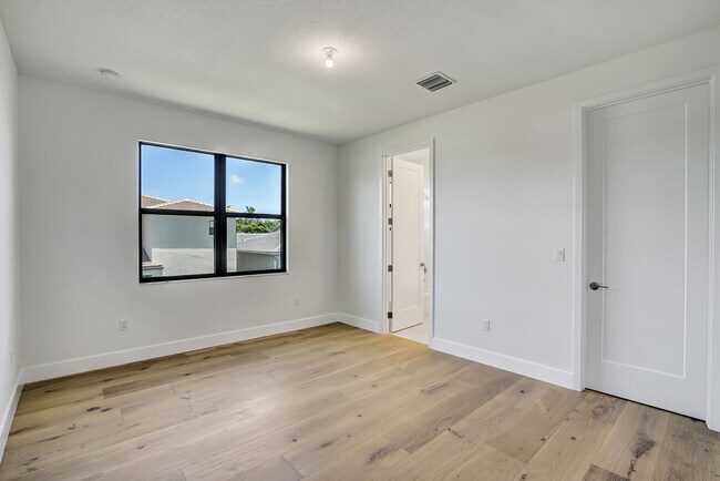 Building Photo - 8125 Crystal Downs Ave