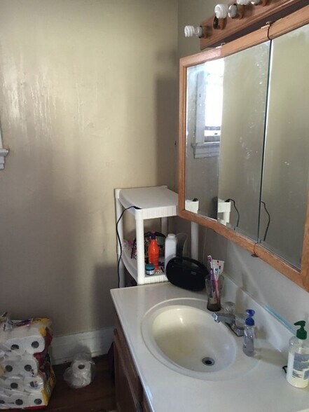 Building Photo - 2314 Ravine St