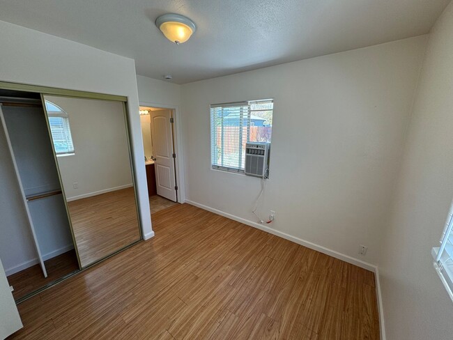 Building Photo - 311 5th St