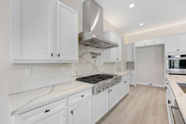 Building Photo - Stunning New Build Home with Breathtaking ...