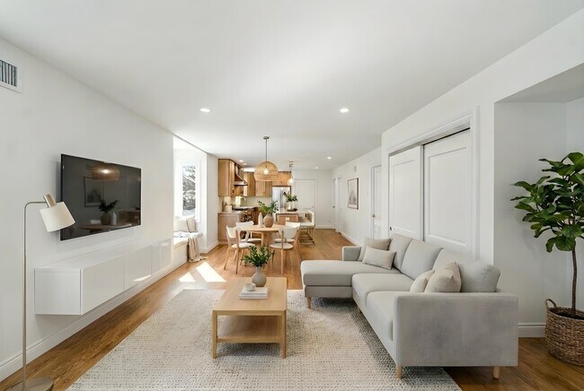 Building Photo - 11 Walnut St