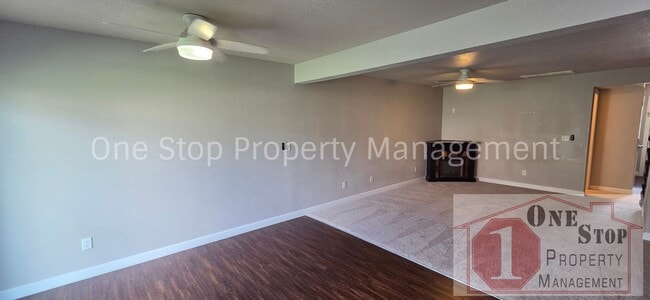 Building Photo - 260 N Pointe Ln