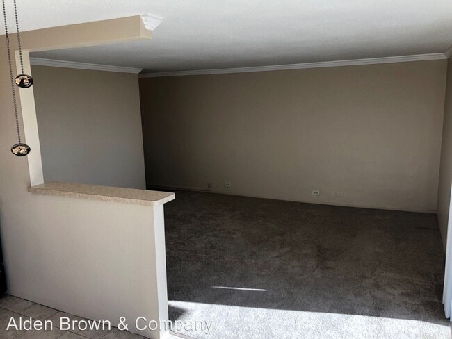 Building Photo - 727 Pearl St