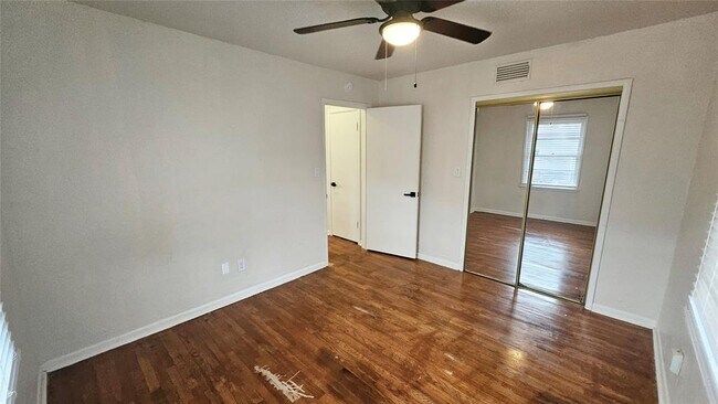 Building Photo - 2609 NW 49th St