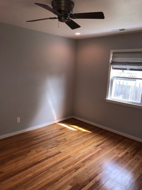 Building Photo - LARRYMORE ACRES