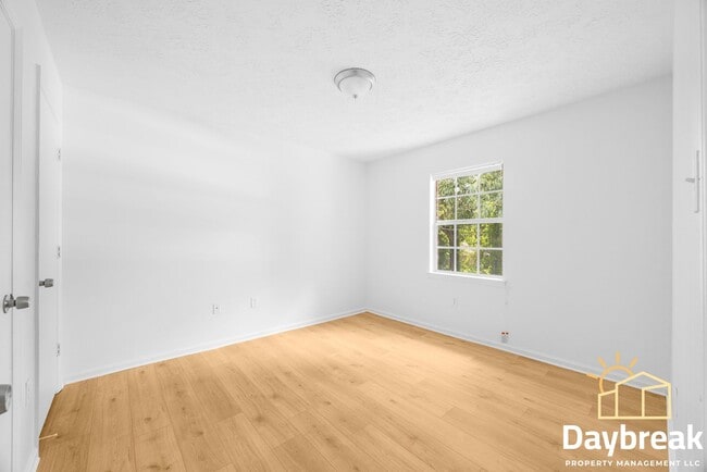 Building Photo - 10913 Queen Ann Ct