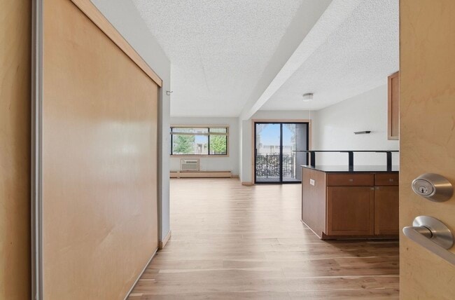 Building Photo - 2530 1st Ave S