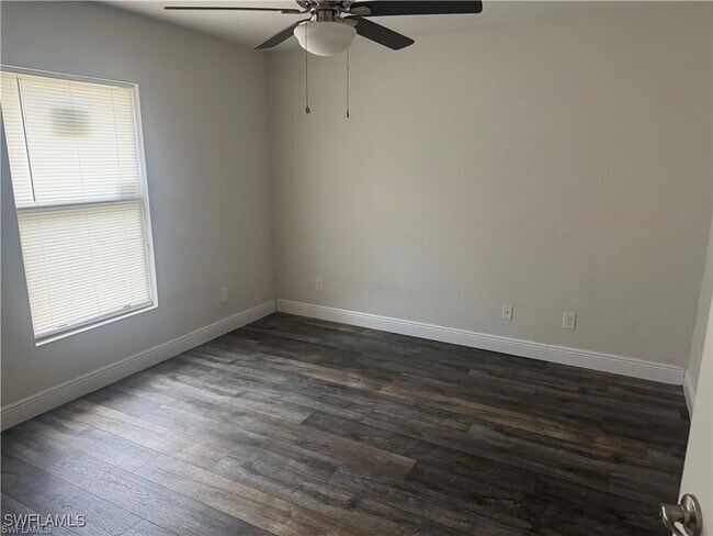 Building Photo - 3414 Santa Barbara Blvd