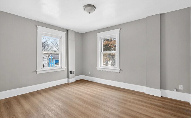 Building Photo - 458 Kling St