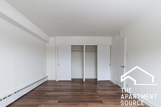 Building Photo - 3130 N Lake Shore Dr