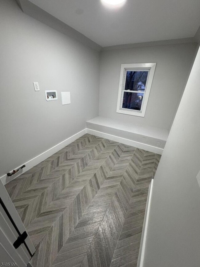 Building Photo - 859 S 16th St