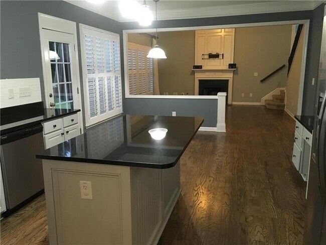 Building Photo - 500 Papillion Trace