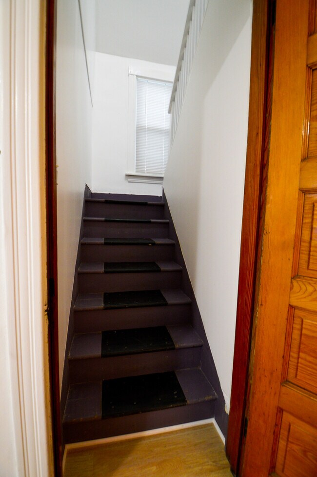 Building Photo - 3432 N Avers Ave