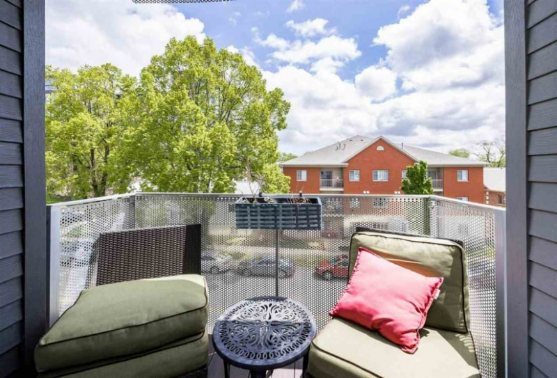 Building Photo - 527 S Dubuque St