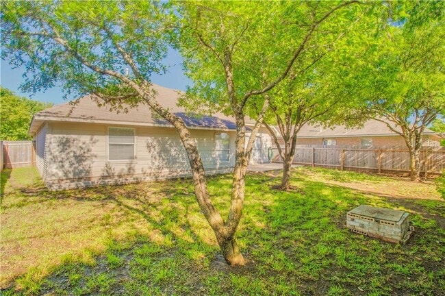Building Photo - 4439 Hunters Lodge Dr