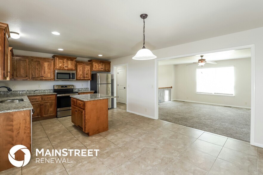 Building Photo - 410 W Heritage Dr