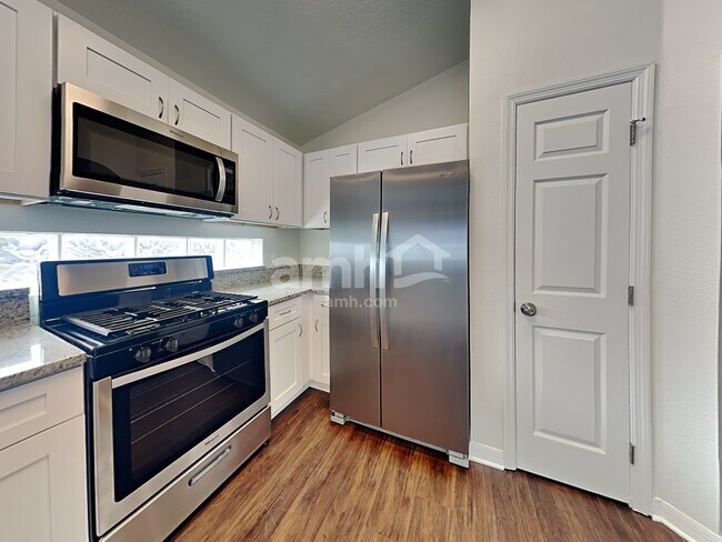 Building Photo - 14335 Moon Flower Dr