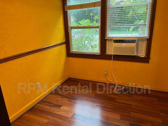 Building Photo - 2729 Broadway