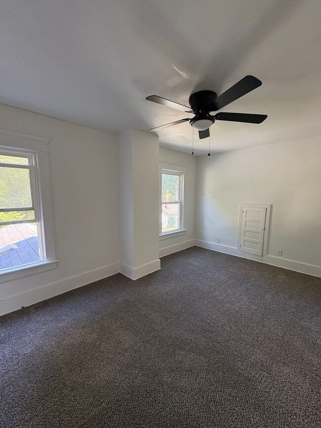 Building Photo - Three bedroom two bathroom home for rent