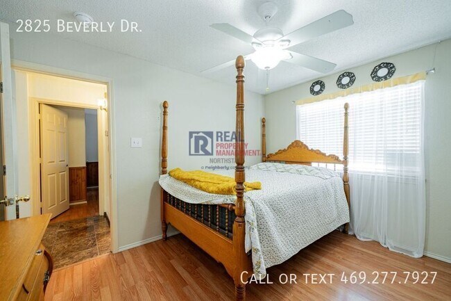 Building Photo - 2825 Beverly Dr