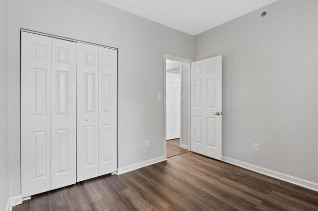 Building Photo - 606 Moonglow Rd